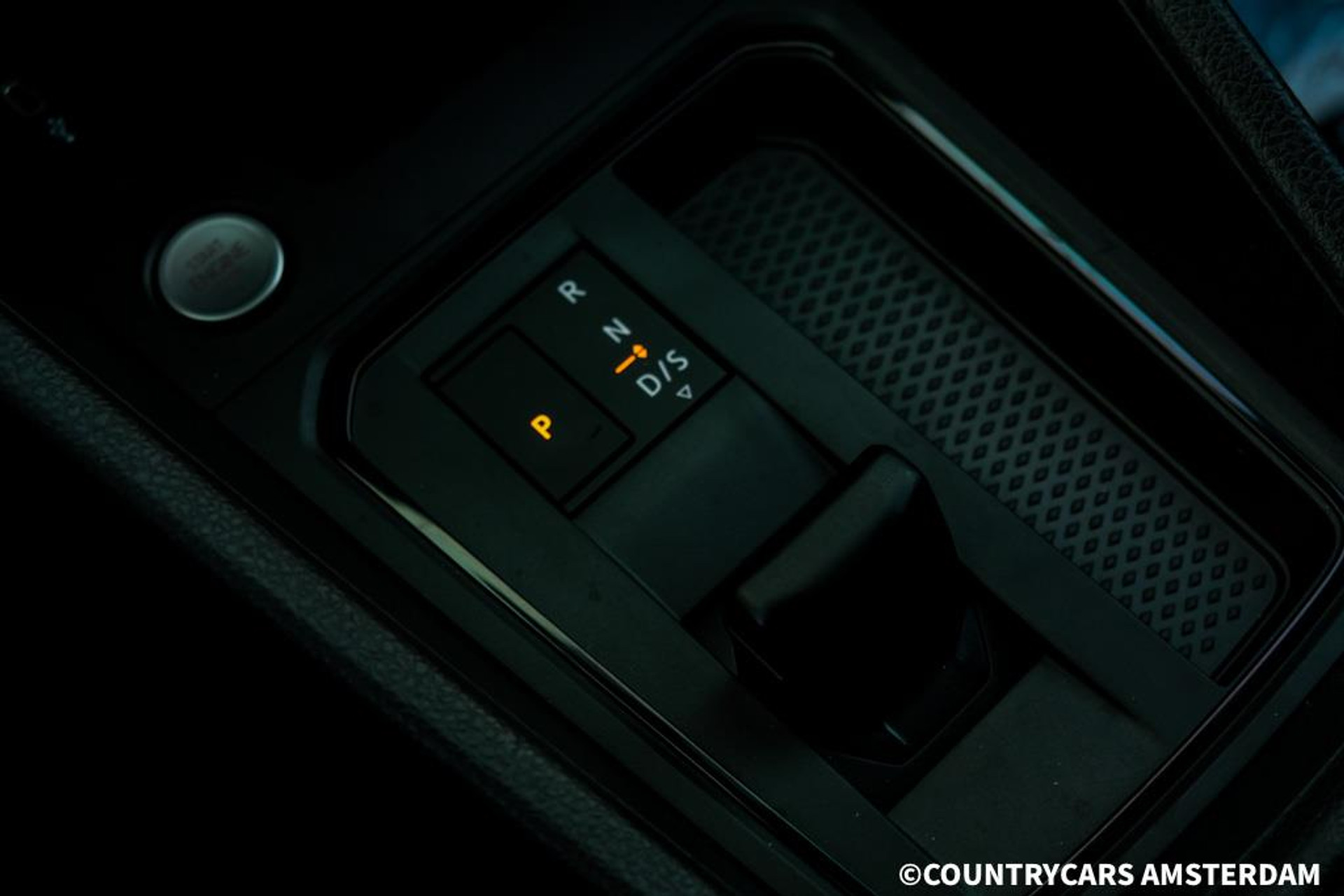 43367356-15.jpg